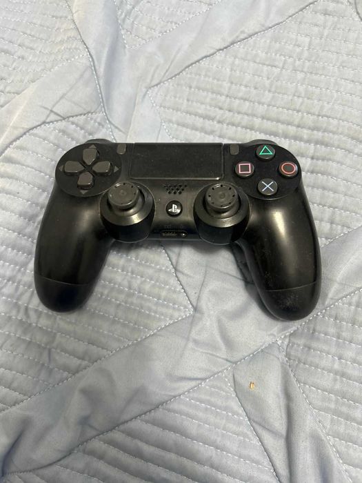 Плейстейшен 4 б/у с 9 играми