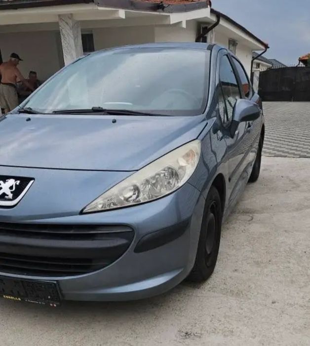 Vând Peugeot 207