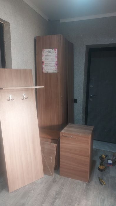 Продам прихожую угловую