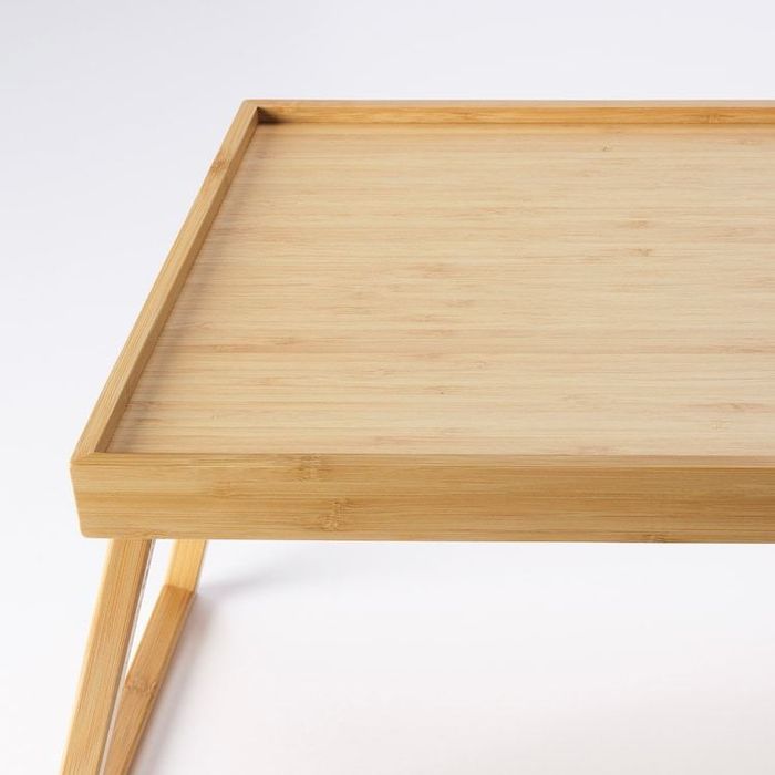 Поднос на ножках. Бамбук. IKEA

Ножки складываются, что обеспечивает к