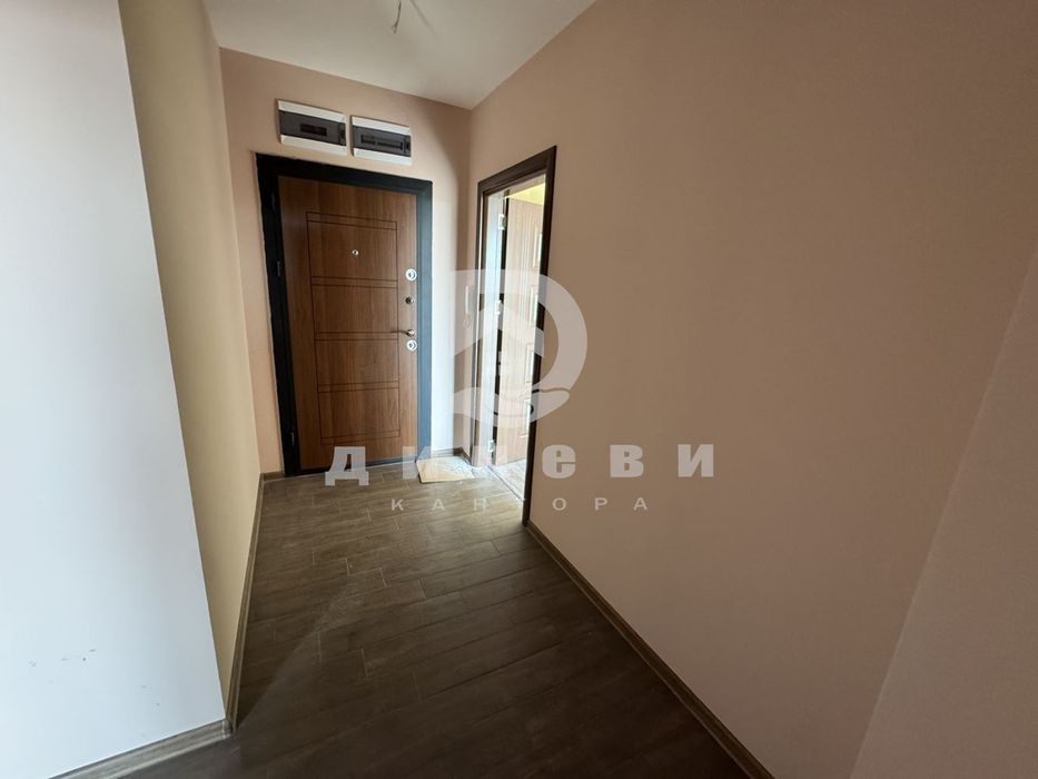 Продава се Тристаен апартамент в Казанлък - 96 кв.м за 1797 €/кв.м - Снимка #7