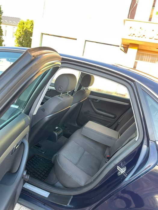 Vând audi a 4 b 7 2007 1.6 benzina
