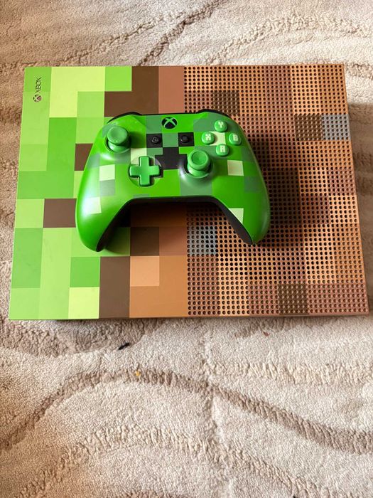 Xbox editie limitata Minecraft, 1TB, foarte bine intretinuta, full box + jocuri, usor NEGOCIABIL