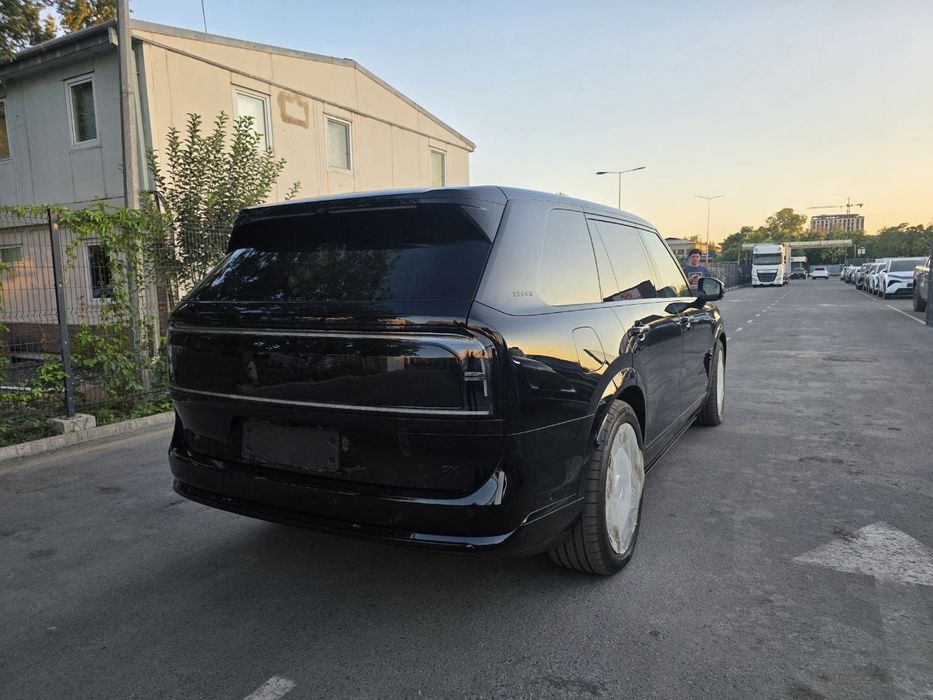 Zeekr 9x ultra full 70klv 2 manitor