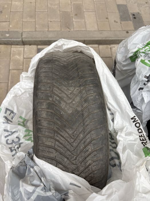 Продам 2 шины R16/205/55