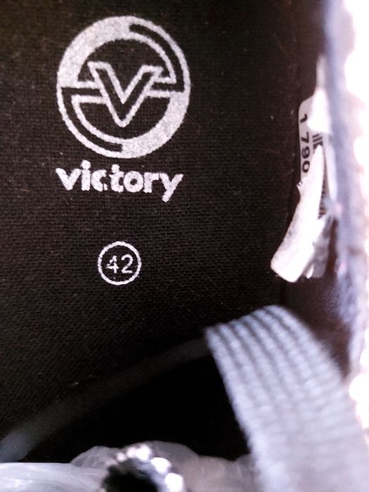 Продам новые кеды 42р.