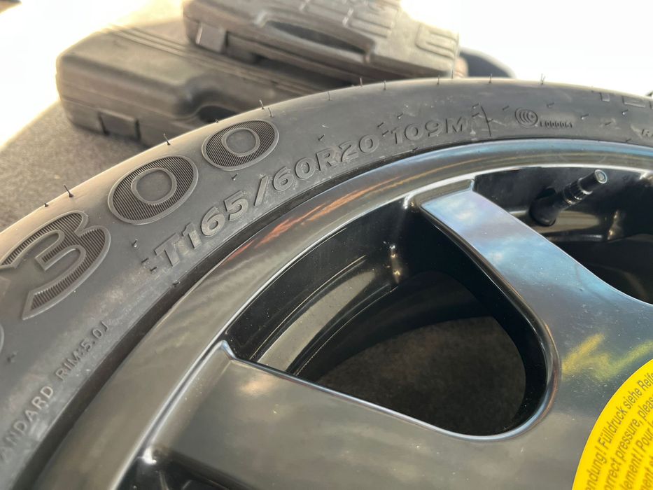 Комплект за смяна на пътя спукана гума AUDI A8 D5 4N0 601 025 патерица