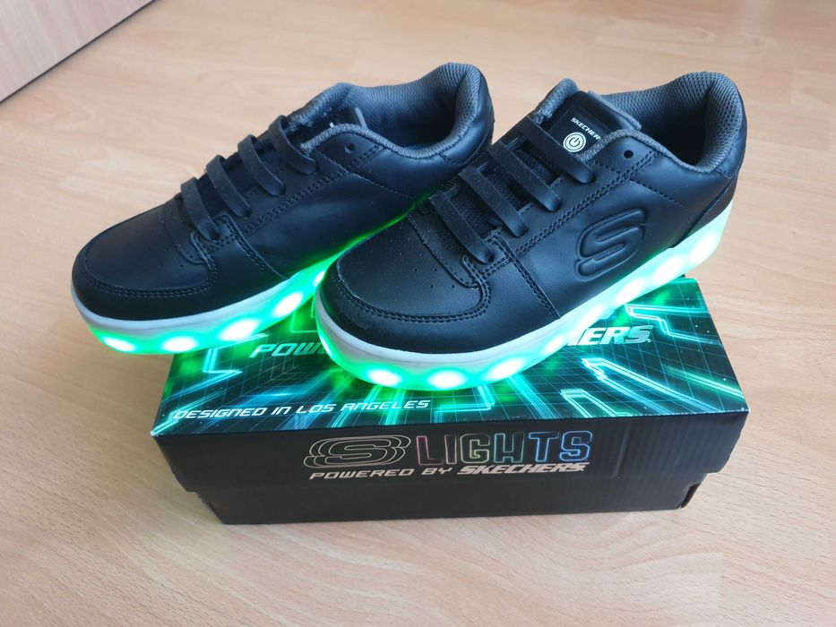 Adidasi originali Skechers S-Lights cu lumini incarcare MiniUSB nr.33