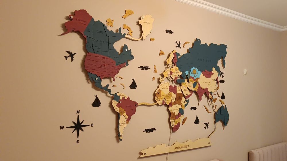 Карта мира из дерева