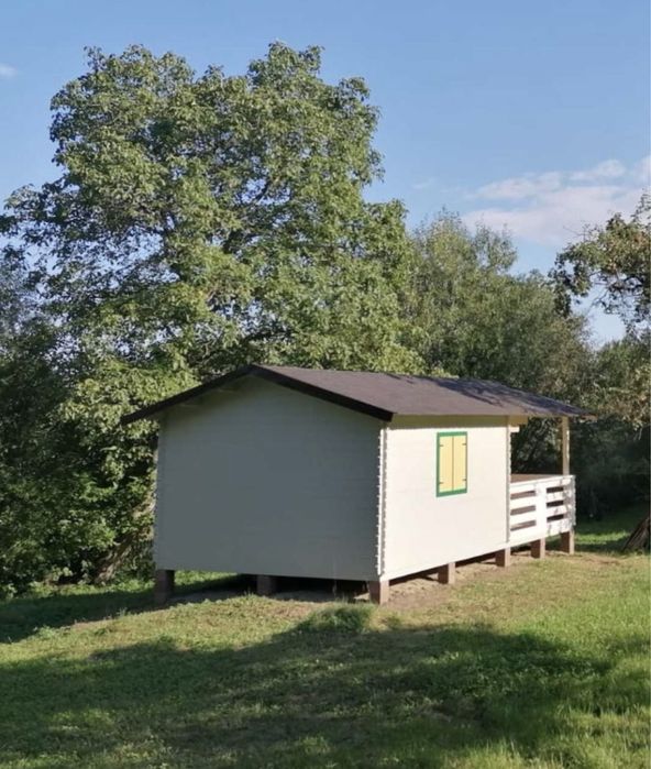 Vand cabane din lemn