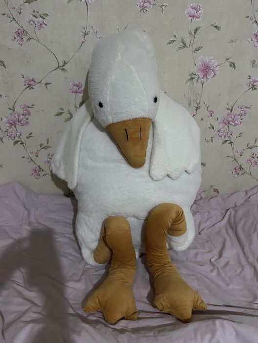 Гусь обнимусь подарок