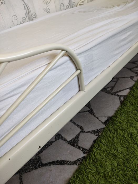 Разтегателено легло ИКЕА с подматрачна рамка