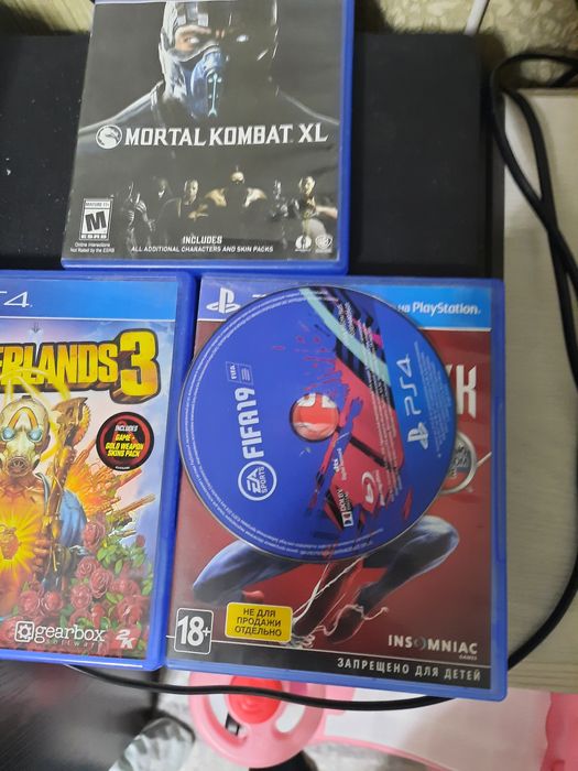 Продам сони плейстейшен 4