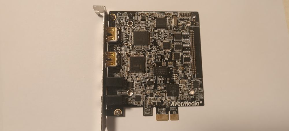 Placa de captura Avermedia Live Gamer HD C 985 Ver. D1