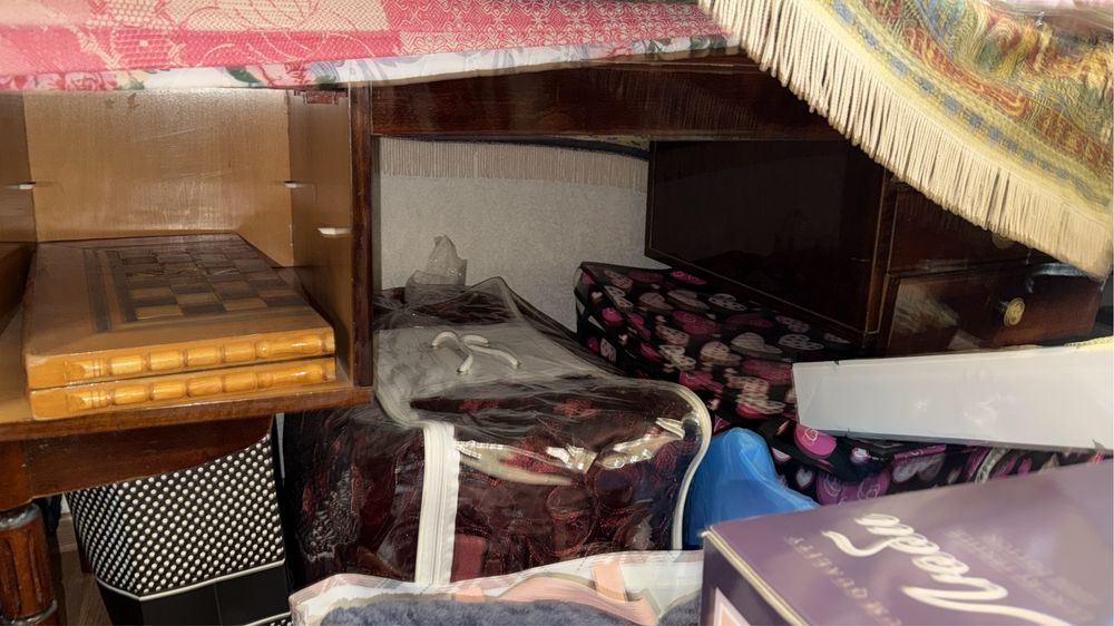 Стол большой и письменный продам