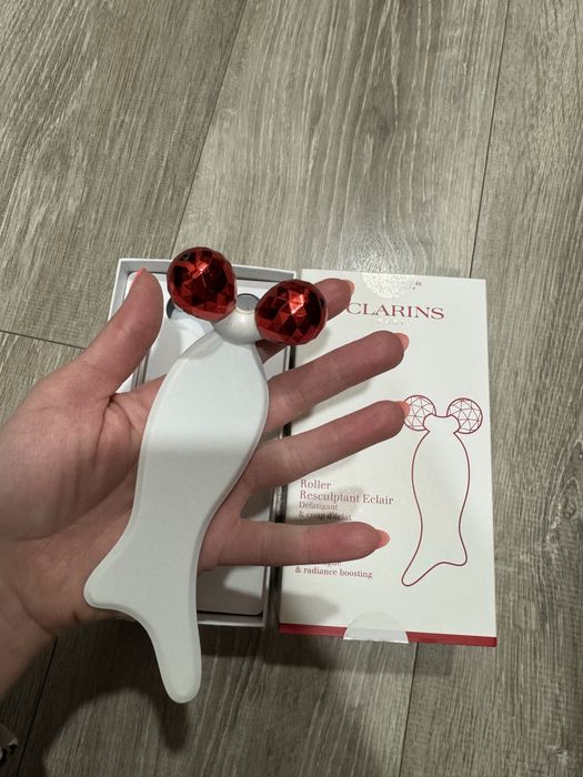 Clarins Resculpting Flash Roller ролер за лице