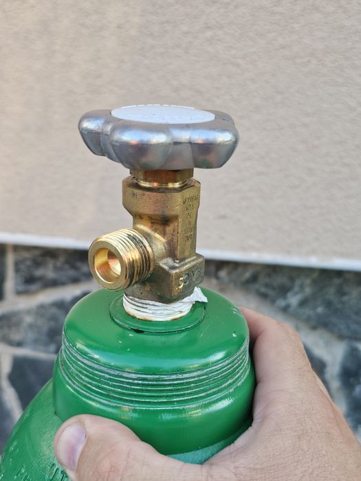 Празна бутилка от аргон . 8L или 11.2кг..