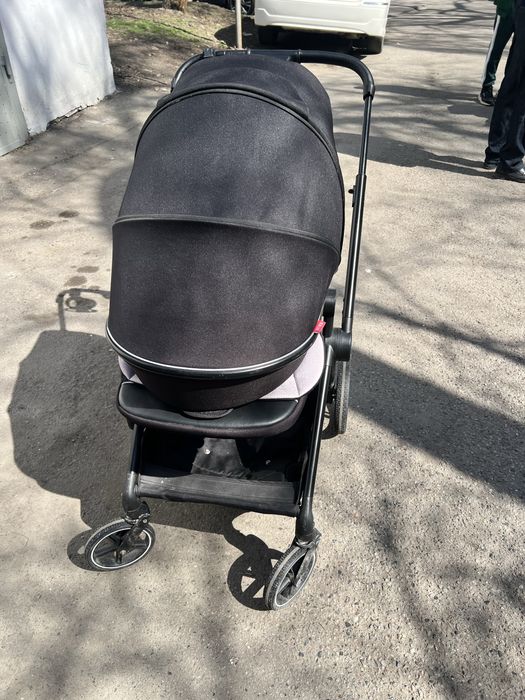 Коляска в отличном состоянии 0+