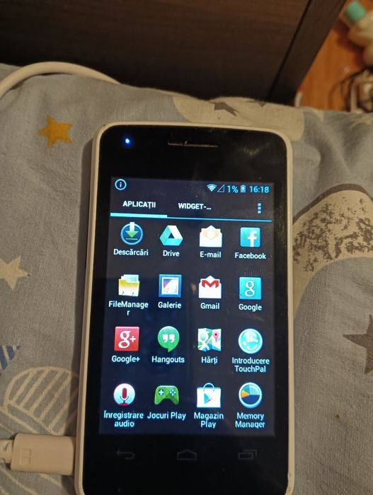 Vând Alcatel one touch