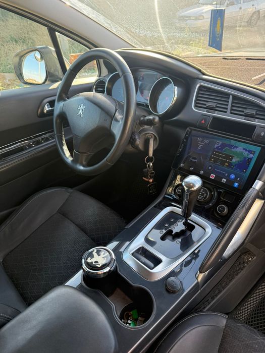 Срочно продам Peugeot 3008