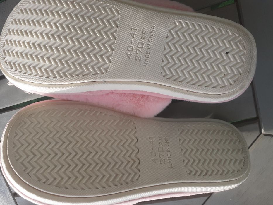 Papuci caldurosi de dama