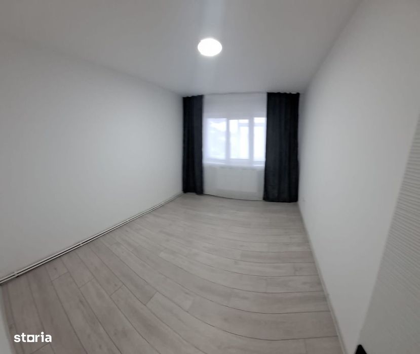 Apartament cu 3 camere , renovat complet