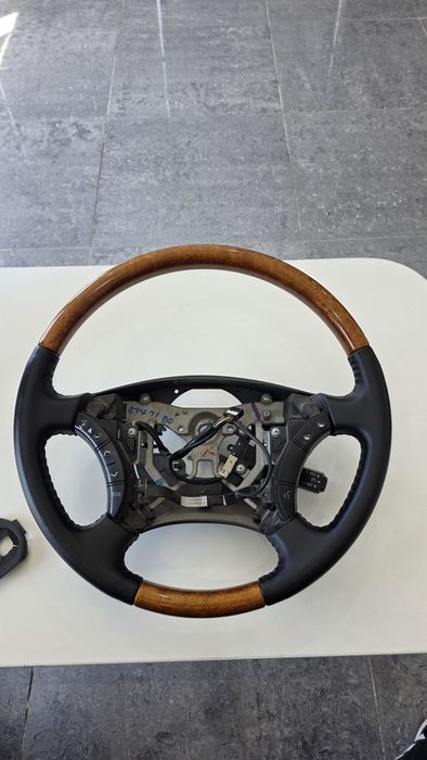 Руль от lexus lx 470