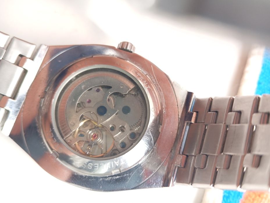 Продаются часы CHENXI оригинал, полностью механические