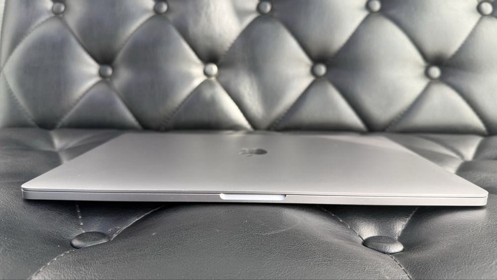 Apple MacBook Pro 2019 i9 16GB/1TB в идеальном состоянии