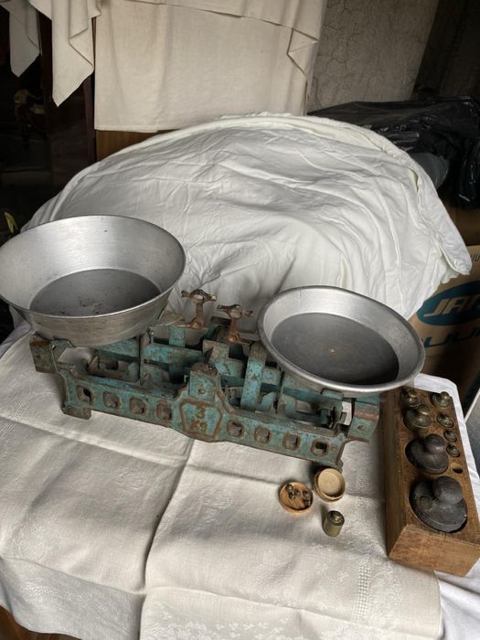 Старинен кантар с теглилки