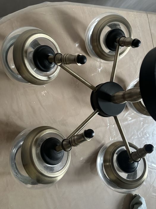 Продам современую  люстру