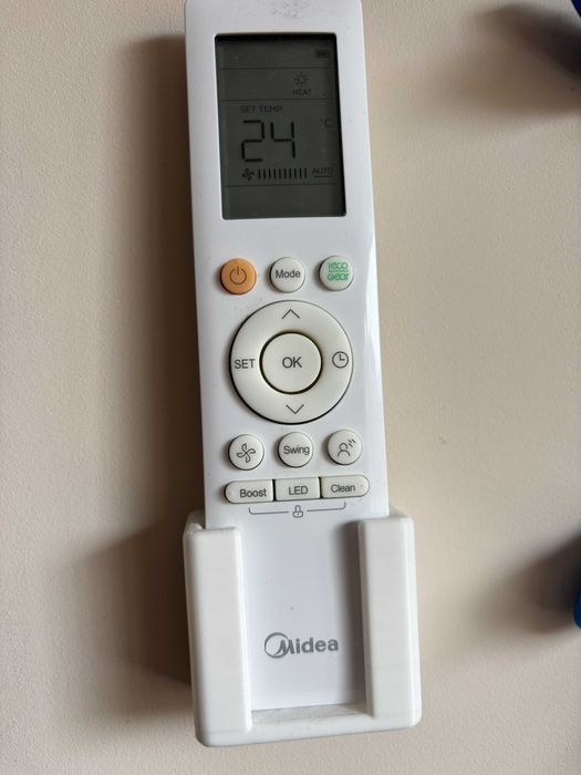 Стойки за TV приемник,рутер и дистанционно