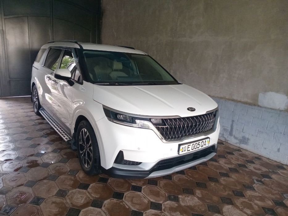 Kia Carnival минивен 2021й пробег 97600км