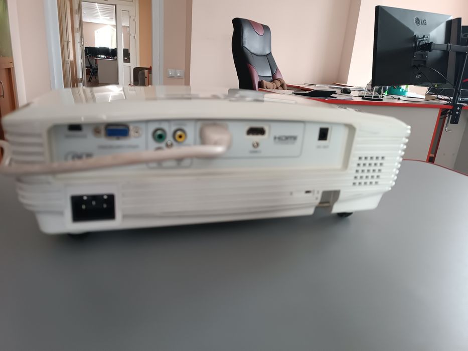 Продам проектор в отличном состоянии