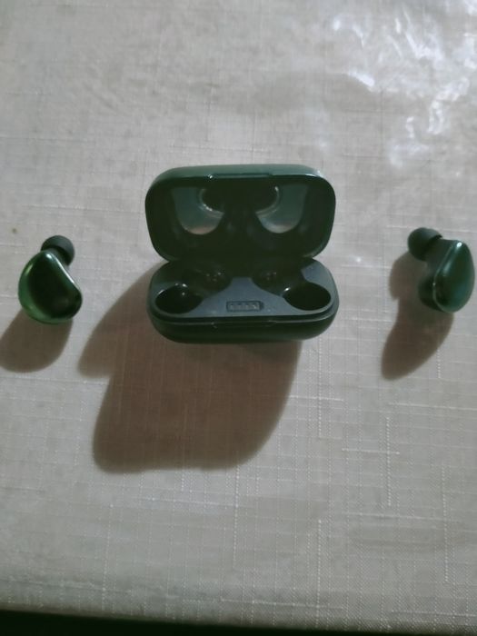 Продам Без проводные  наушники