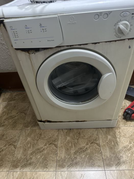 Indezit kir moshina srochni sotiladi