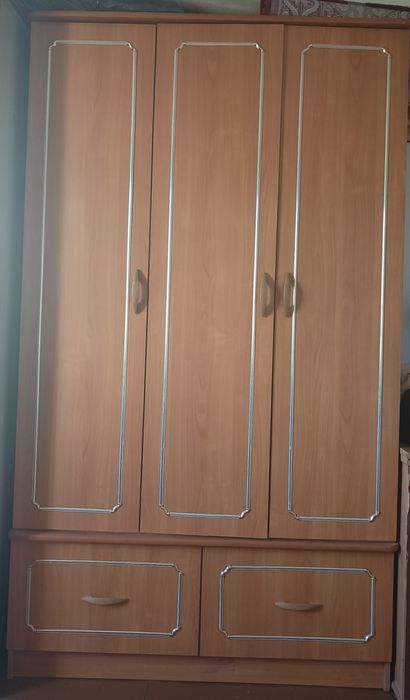 Продам шифонер в хорошем состоянии