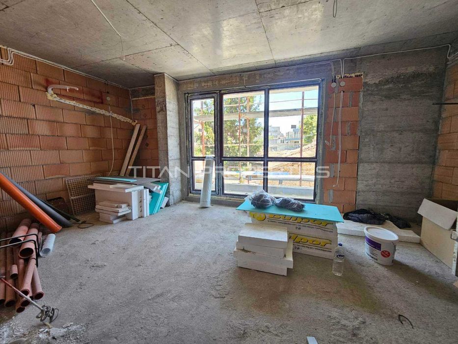 Продава се Тристаен апартамент в Варна, Автогара - 121 кв.м за 1215 €/кв.м - Снимка #1