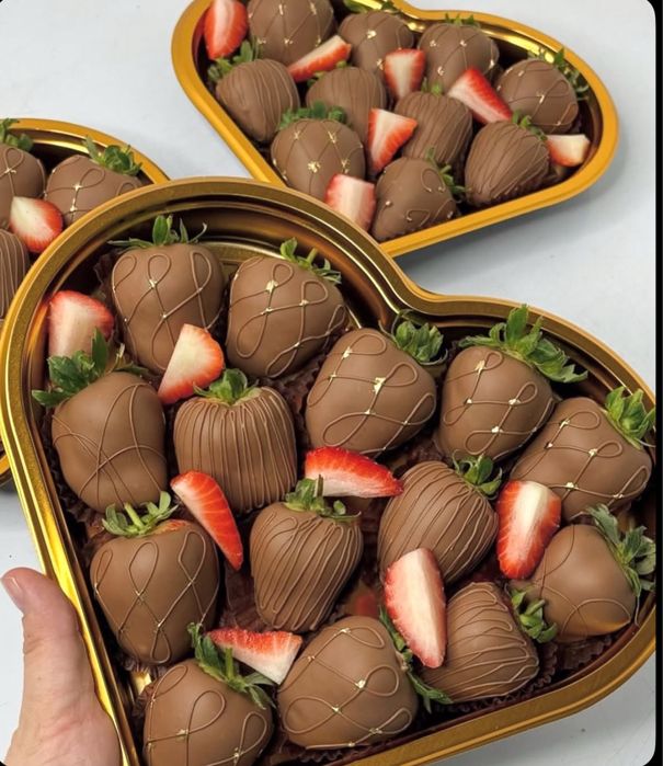 клубника в шоколаде