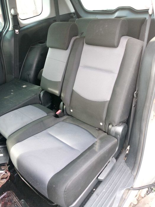 Vând sau schimb Mazda 5 din anul 2006