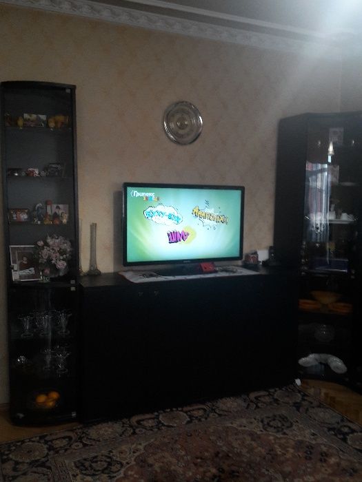 Продавам Холна секция