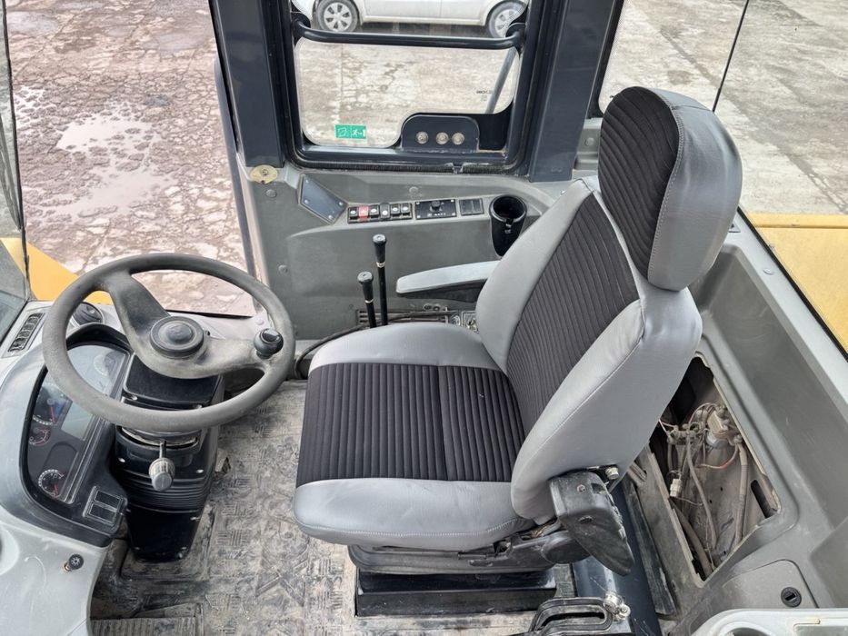 Погрузчик сотилади 3 кубалик холати яхши