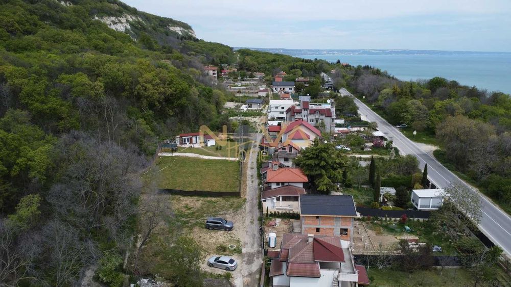 Продавам парцел 481 кв.м. до къмпинг Лагуна, с вода и разрешение за бунгало 39000 евро
