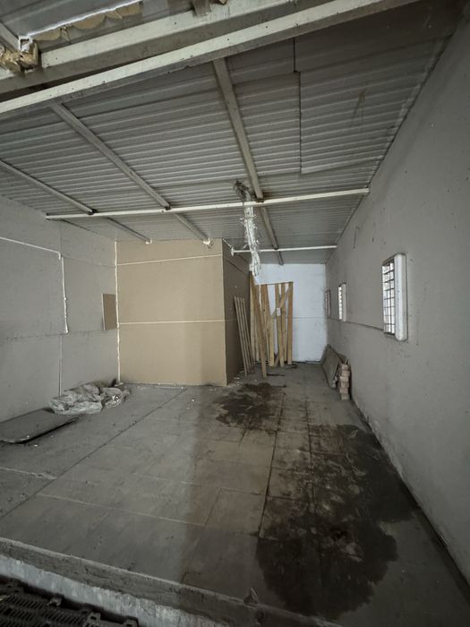 Hala 300 mp2+Curte Betonata 800 mp2