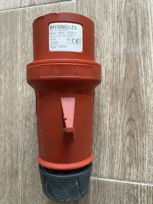 Stecher + priza trifazica Mennekes