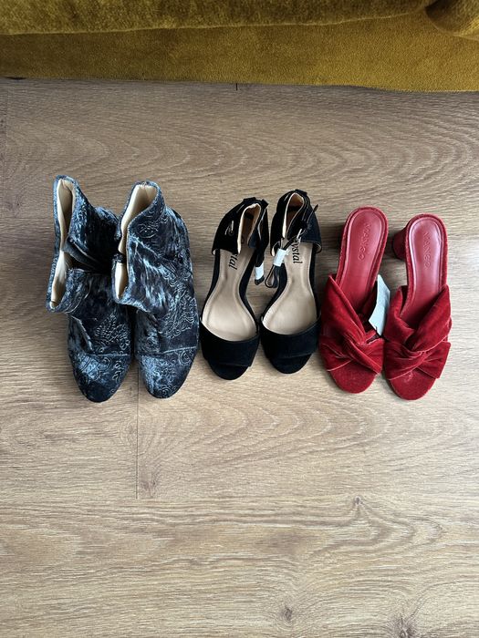 Елегантни плюшени чехли сандали и боти,  и велурени дамски обувки