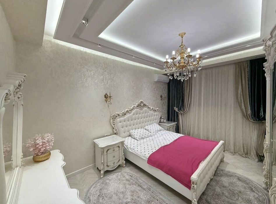 Ibn Sino Stroy mart yonida Dubleks 6 xona + 2 xoll 106 + 106 kv 1 etaj