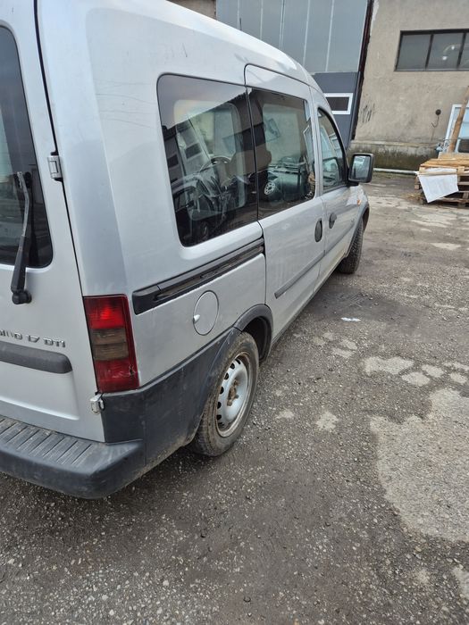 Opel combo 1.7 DTI - на части с  две плъзгащи врати.