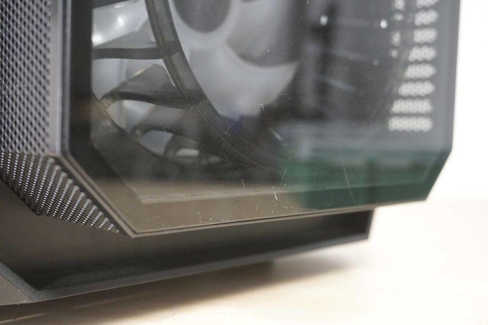 Компютърна кутия Acer Predator ATX с 3 RGB Вентилатора и PCIE Riser / Вкл.ДДС