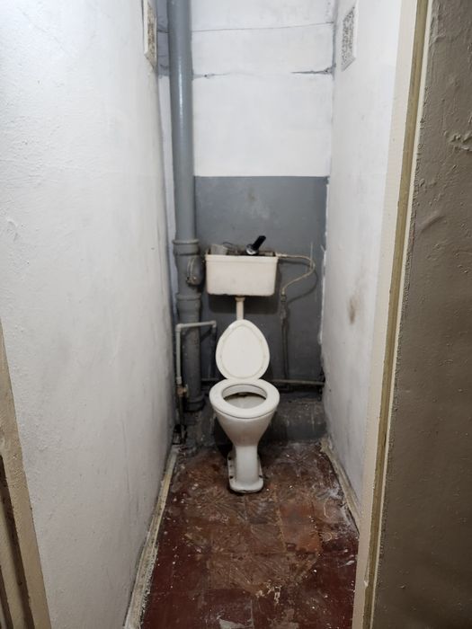 Продается четырех комнатная квартира